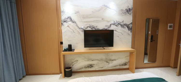 久治卫央坚酒店图片