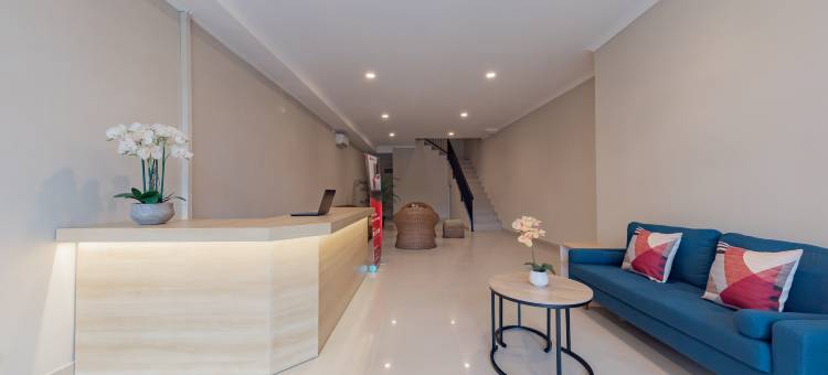 RedDoorz Plus near Surapati Core图片