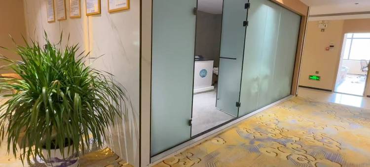 鸣悦凯会观光酒店图片