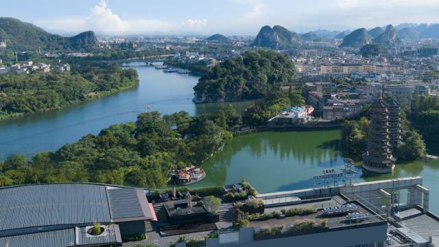 桂林漓江·瀑上酒店(象鼻山两江四湖店)
