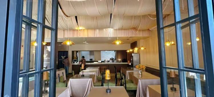 里屋轻住酒店(绵阳西南科技大学青义店)图片