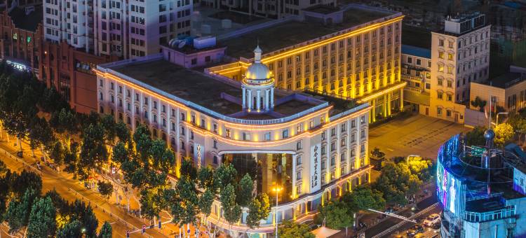 白金汉宫大酒店(阜阳二里井夜市万达广场店)图片