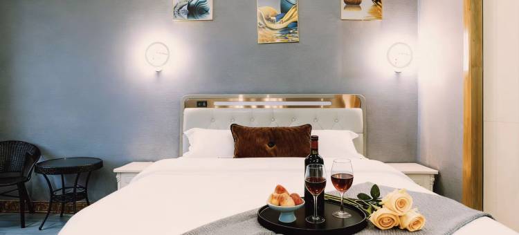 艾斯特丨城景·View云端设计师酒店 (岑溪市人民医院汽车总站店)图片