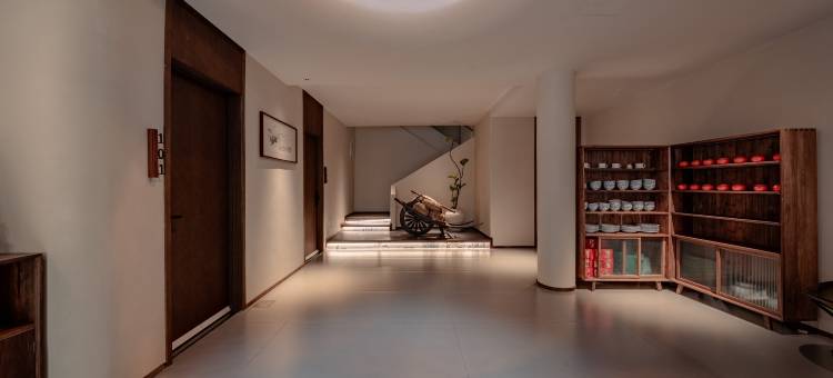 月圆楼·中式美古风设计师庭院轻奢美宿(陶阳里景区御窑厂店)图片