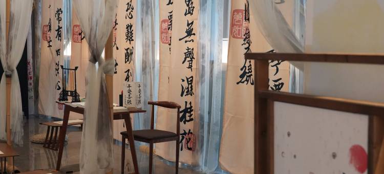 昆山花桥套房假日酒店(光明路地铁站店)图片