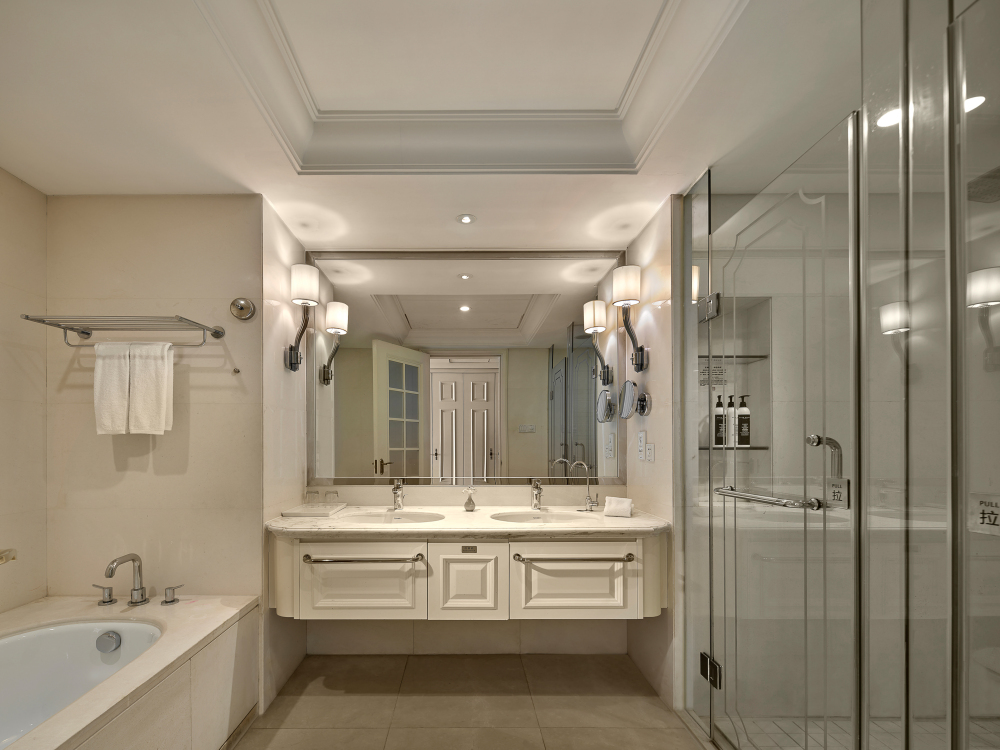 Grand New Century Hotel Canal Hangzhou Over view