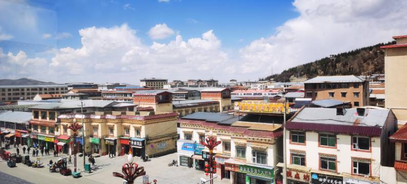 若尔盖都住大酒店图片