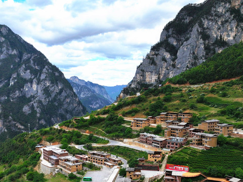 香格里拉巴拉格宗雪山星辰天际酒店