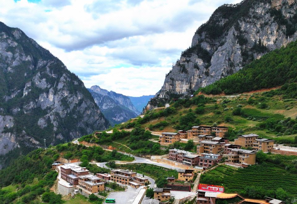 香格里拉巴拉格宗雪山星辰天际酒店