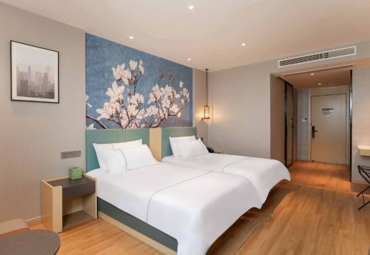 白玉兰酒店（南京江宁金宝湖熟商业广场店）外景图