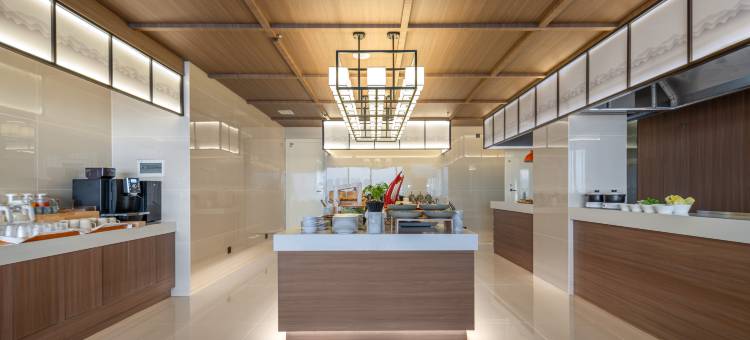 舟山普陀半升洞码头亚朵酒店图片