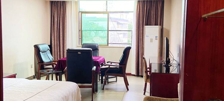 琼中德润商务酒店(琼中汽车站三月三广场店)图片