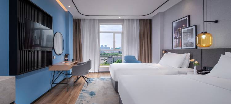 长沙岳麓金融中心华美达酒店图片