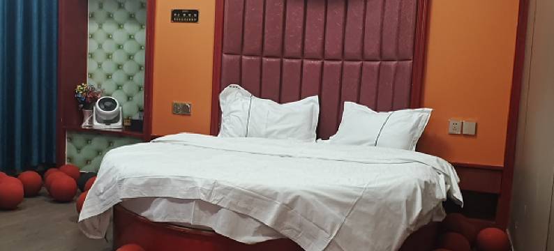 化隆祥瑞宾馆(新城向东大寺店)图片