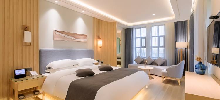 布尔津夜光城假日酒店图片