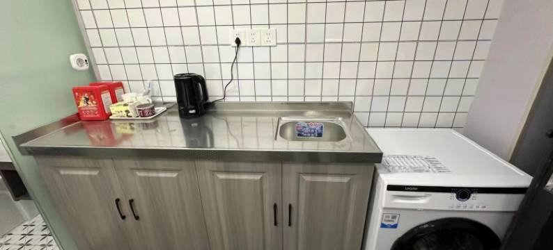 七小月民宿(南京南站明发广场地铁站店)图片