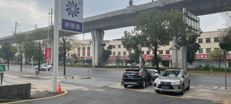 锦呈酒店(东莞厚街虎门高铁站店)图片