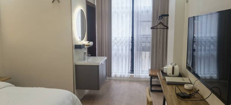 彝良新语民宿(人民医院店)图片