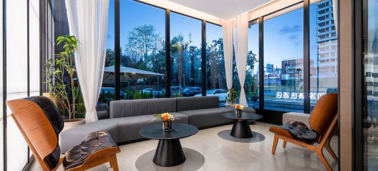 如家精选酒店Plus(成都龙泉驿航空职业学院店)图片