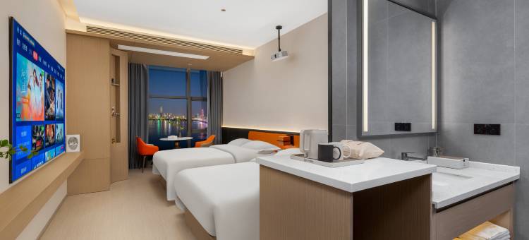 DC云端酒店(红谷滩南昌之星摩天轮店)图片