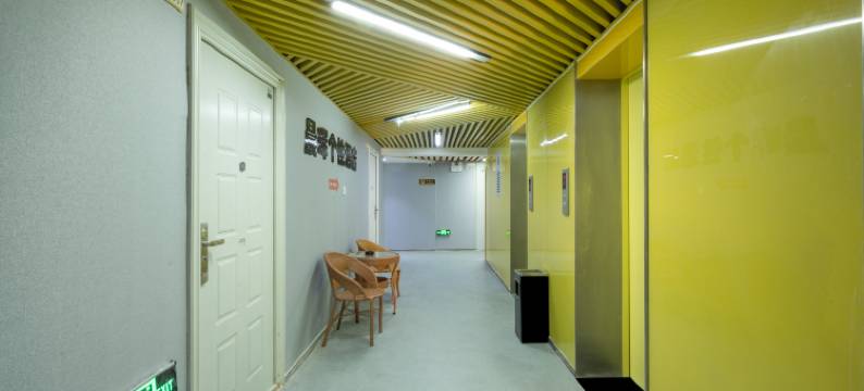 昆明晨晖个性酒店(昆明高铁南站第七街区店)图片