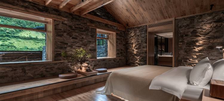 半山渡·与瓦民宿(丙中洛店)图片