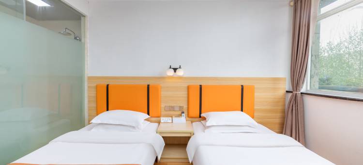 郑州乐驻假日酒店(经开广场地铁站店)图片