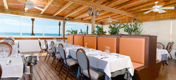 本尼斯科拉广场套房酒店(Peñiscola Plaza Suites)图片