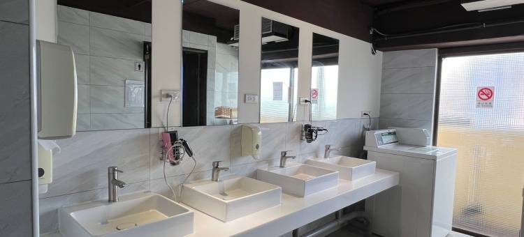 沐品居太空旅棧图片