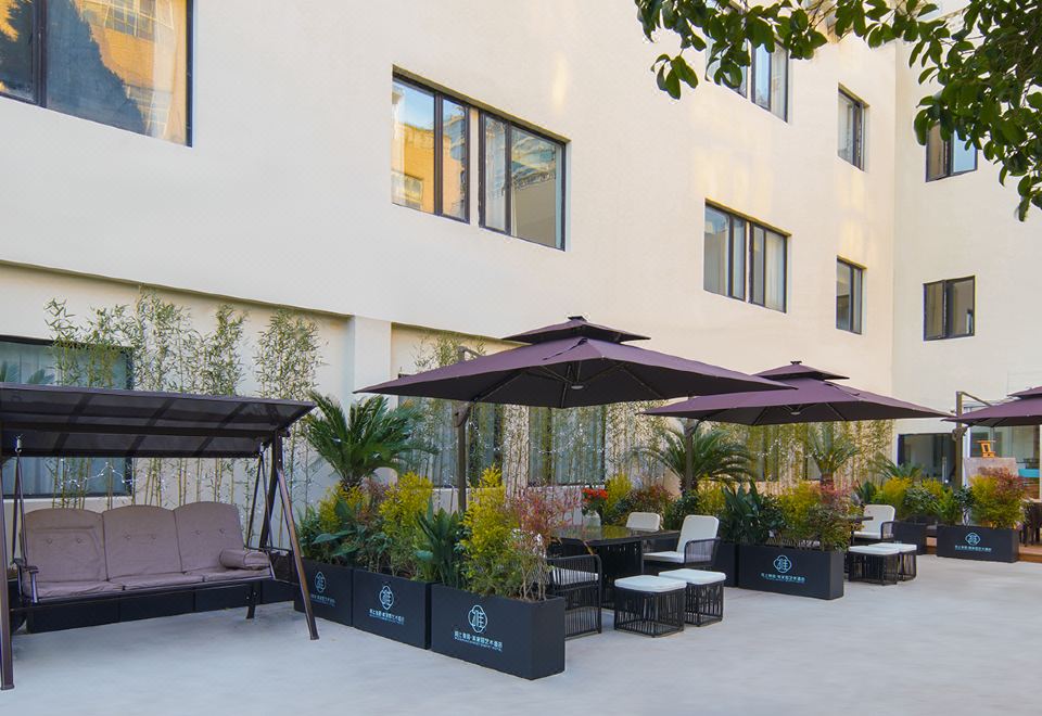 Mo Shang Sweet Sweet Hotel (Shanghai Hongqiao Airport Hongmei Road) Hotel Overview