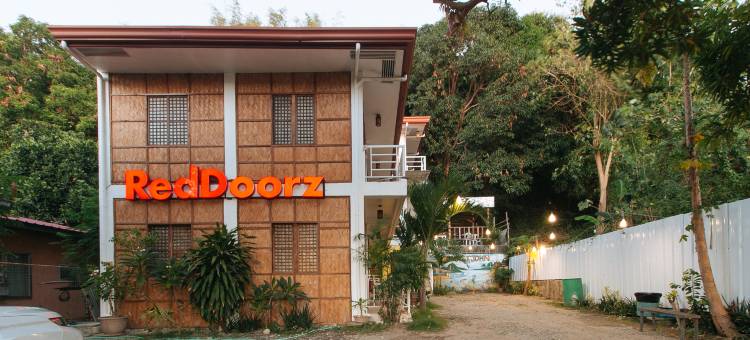 红多兹@拉乌尼翁圣约翰营舍酒店(RedDoorz @ Camp Saint John Hotel La Union)图片