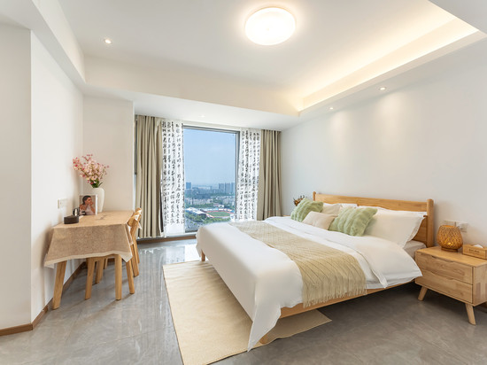 起杭·飞云之下hotel(吾角天街高沙路地铁站店)
