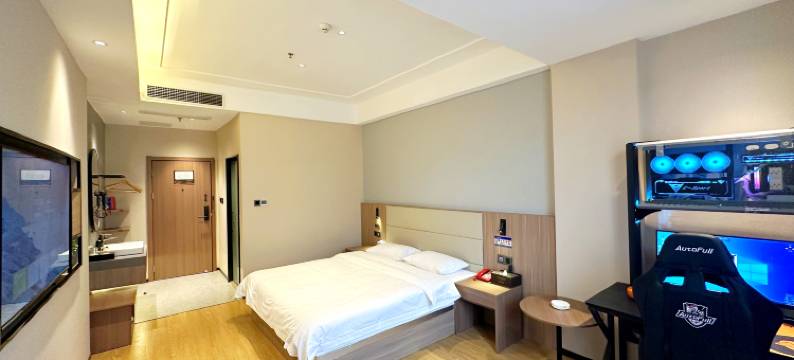 零速电竞酒店(容县绣江桥火车站店)图片