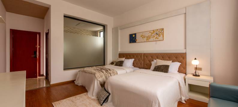 白密湾·BaiM.patio丨半朵云丨洱海漫渡.清氧美居(大理洱海店)图片