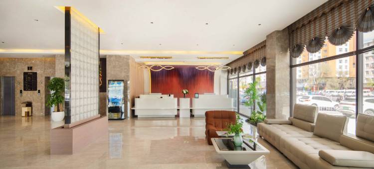 颐朵酒店(赤峰高铁站天王商务店)图片