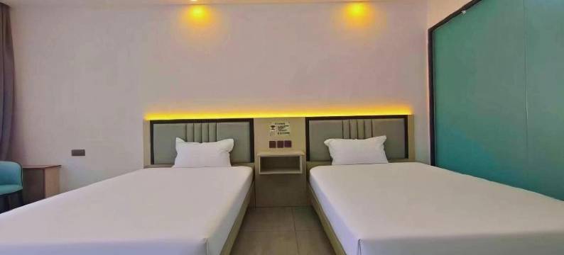 布尔津月见居民宿(冲乎尔镇店)图片