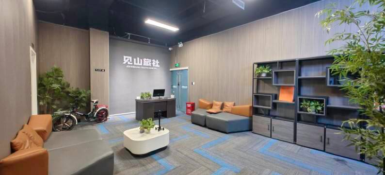 见山旅社(成都东站西广场店)图片