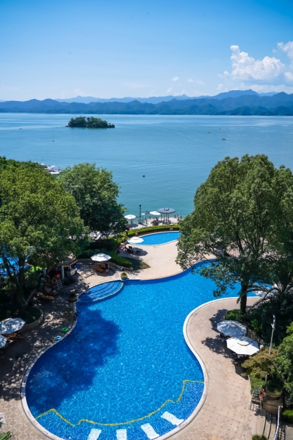 1000 Island Lake Greentown Resort HotelHotel Overview