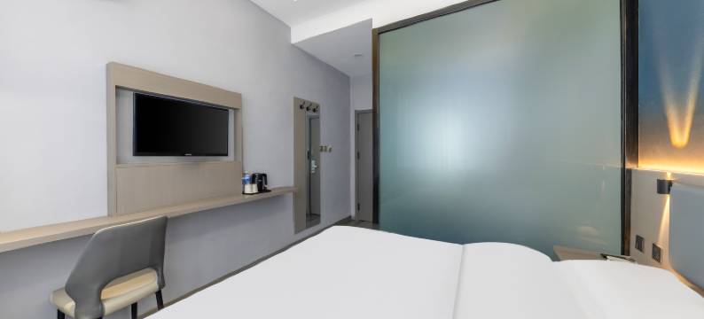 阳光假日酒店(集宁南站中心广场店)图片