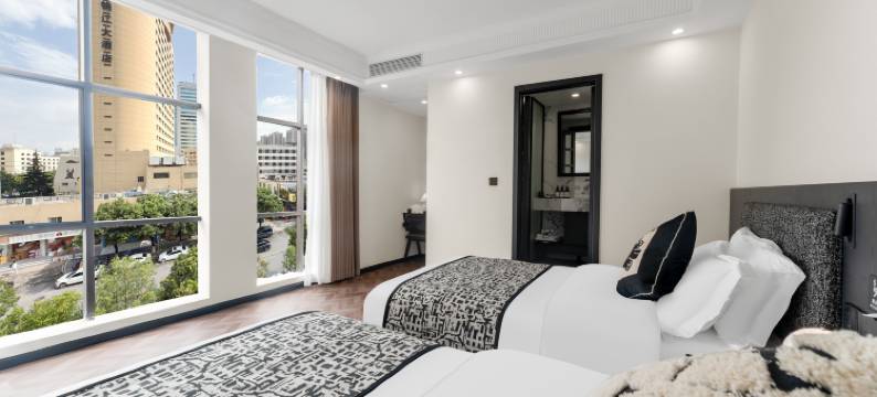 且慢·清晏影音酒店(昆明火车站东风广场店)图片