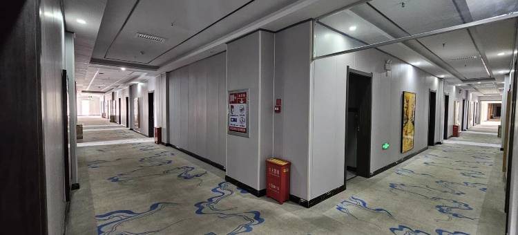 拜城鑫城假日酒店图片