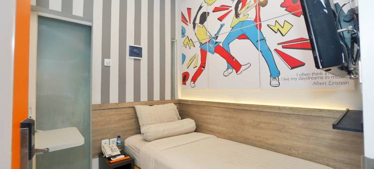 Front One Budget Hotel Tirtonadi Solo图片