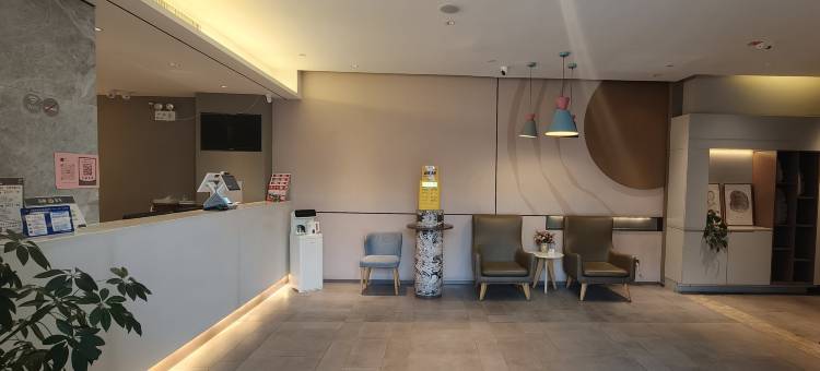 华驿精选酒店(乌鲁木齐科学院小西沟地铁站店)图片