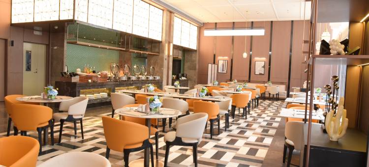 始兴石湖广场雲朵酒店图片