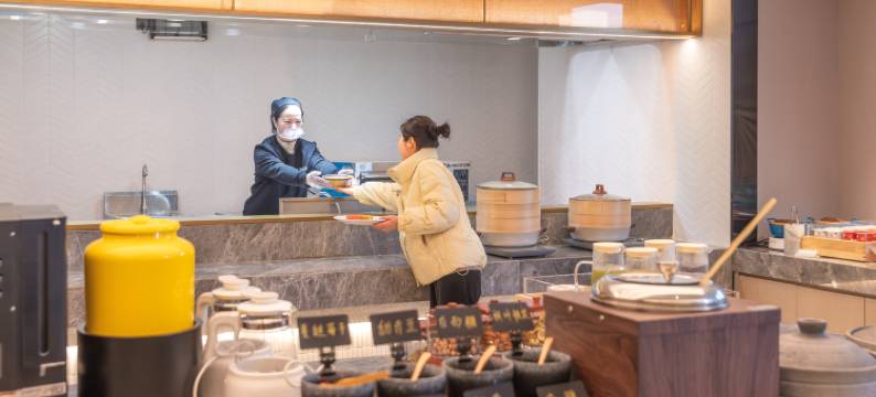 丽斯未来酒店(骆岗中央公园上海路店)图片