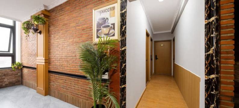 深圳蜜语民宿(国际会展中心沙蚝地铁站店)图片