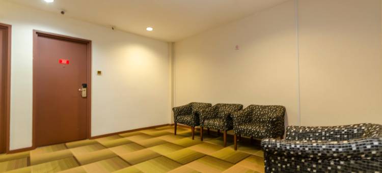 Capital O 91277 努尔别墅酒店(Capital O 91277 Nur Villa Hotel)图片