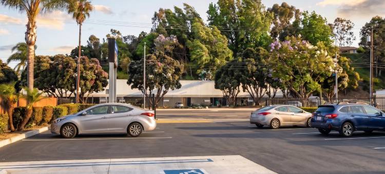 德尔普拉亚奥克斯纳德和卡马里奥旅馆(Del Playa Inn Oxnard Near Camarillo)图片