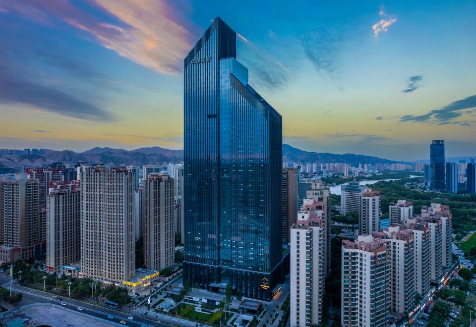 桔子水晶酒店(兰州西站店)外景图