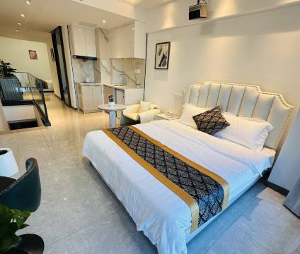 夏日民宿(海口龙湖光年城西高铁站店)